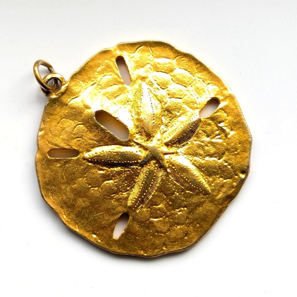 Vintage Rich Gold Tone Large Sand Dollar Beachy Coastal Vacation Pendant